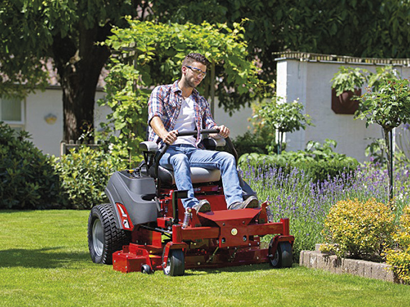 POWER AND PERFORMANCE WITH FERRIS PETROL MOWERS