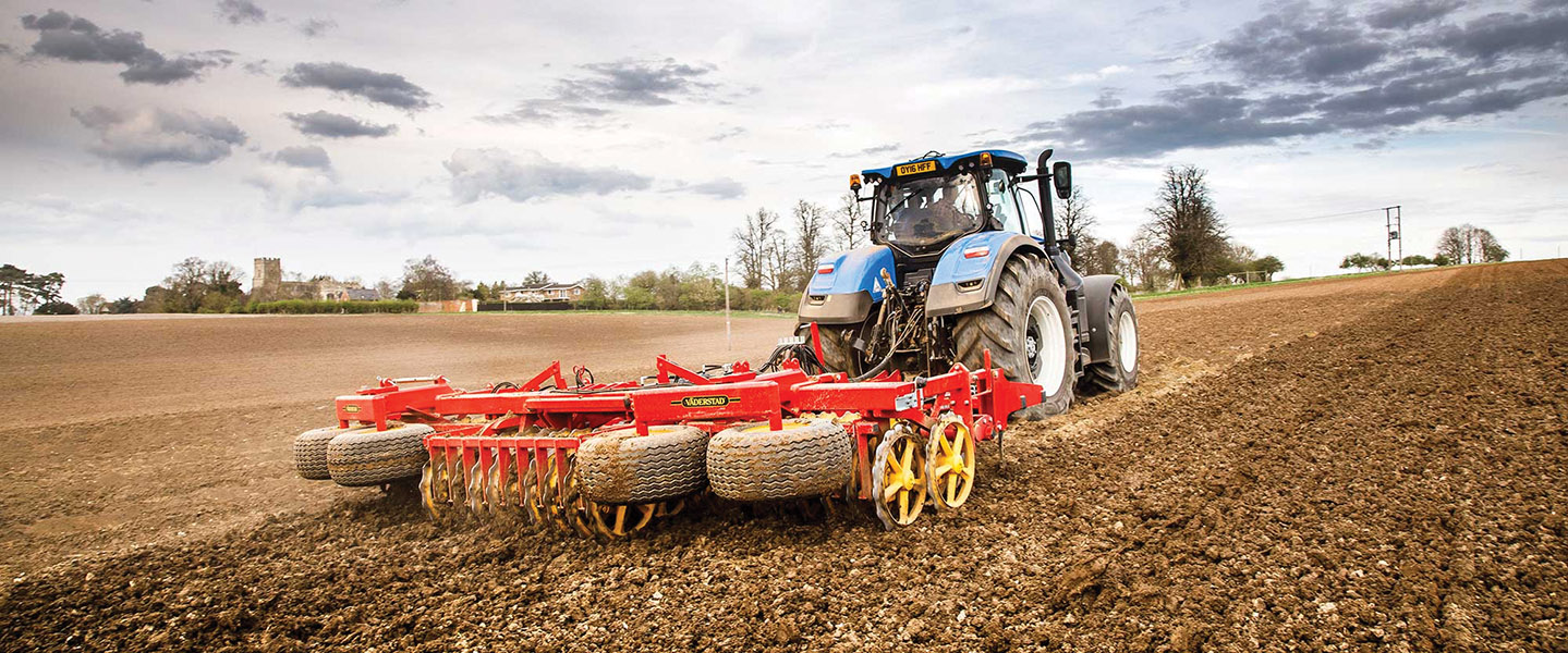 REXIUS TWIN: PLOUGHED GROUND TO SEEDBED IN ONE PASS