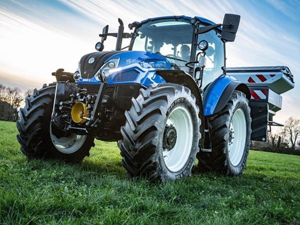 New Holland launches new T5 Dual Command range